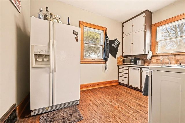 421 W COOPER Street, Maryville, MO 64468