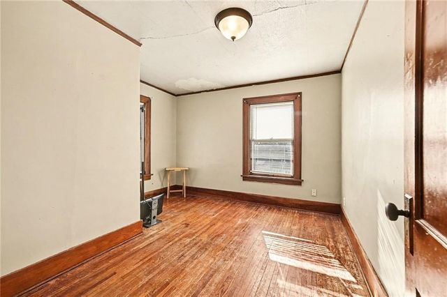 421 W COOPER Street, Maryville, MO 64468