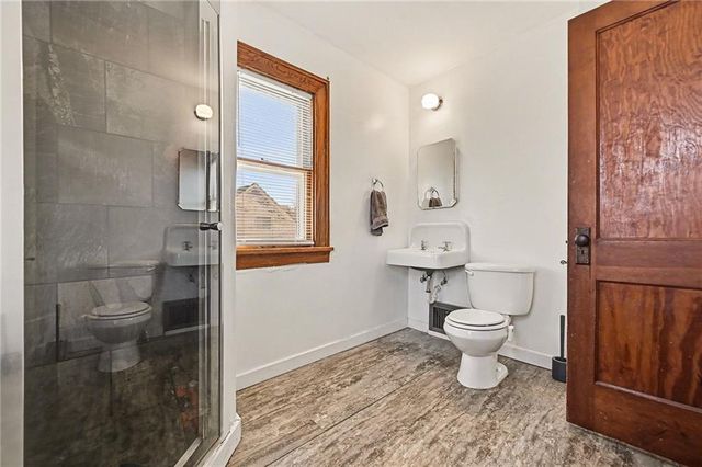 421 W COOPER Street, Maryville, MO 64468