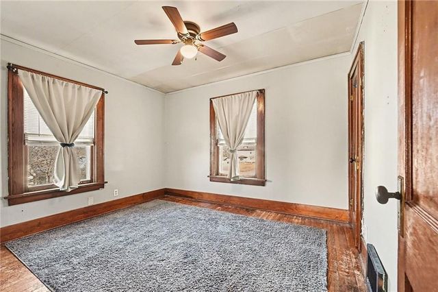 421 W COOPER Street, Maryville, MO 64468