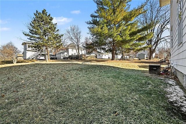 421 W COOPER Street, Maryville, MO 64468