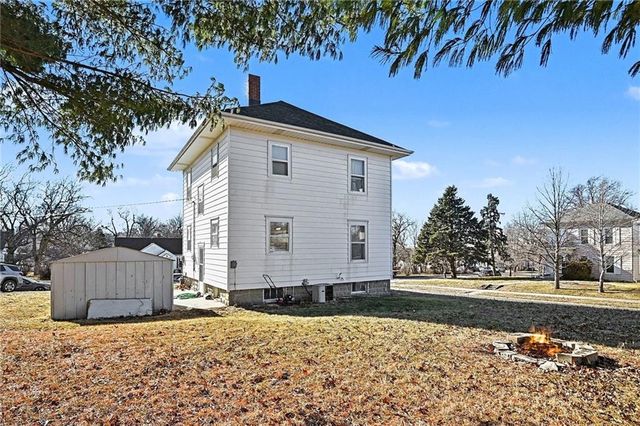 421 W COOPER Street, Maryville, MO 64468