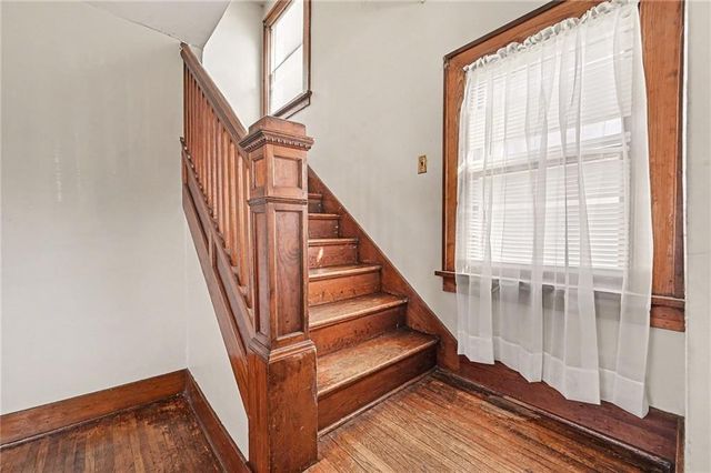 421 W COOPER Street, Maryville, MO 64468