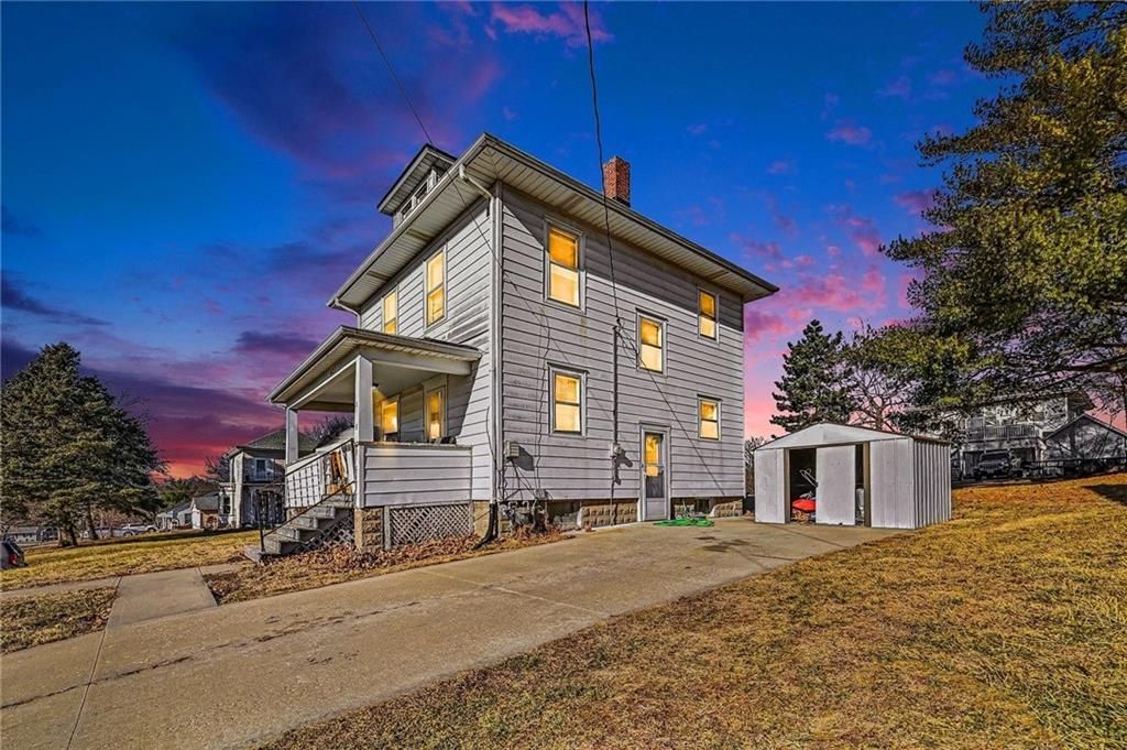 421 W COOPER Street, Maryville, MO 64468