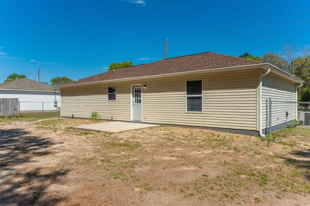 386 Brackin Street, Crestview, FL 32539