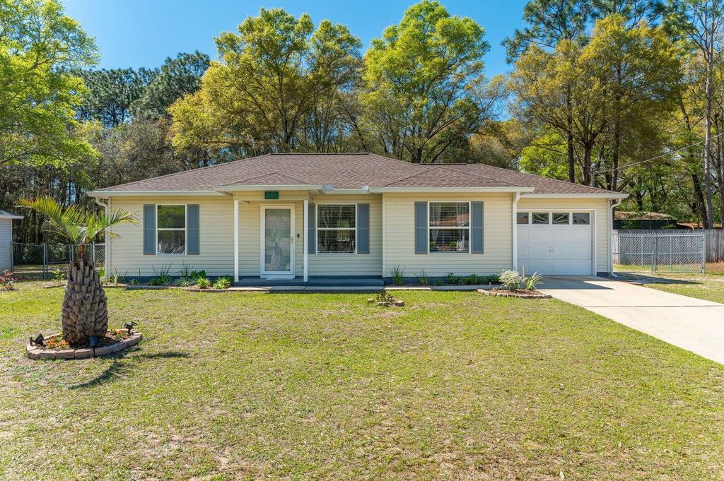 386 Brackin Street, Crestview, FL 32539