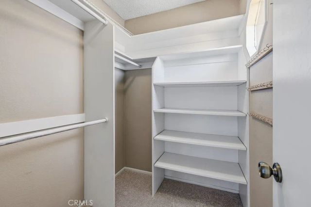 7231 Balboa, Lake Balboa, CA 91406