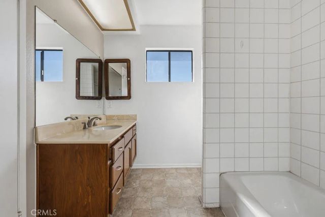 7231 Balboa, Lake Balboa, CA 91406