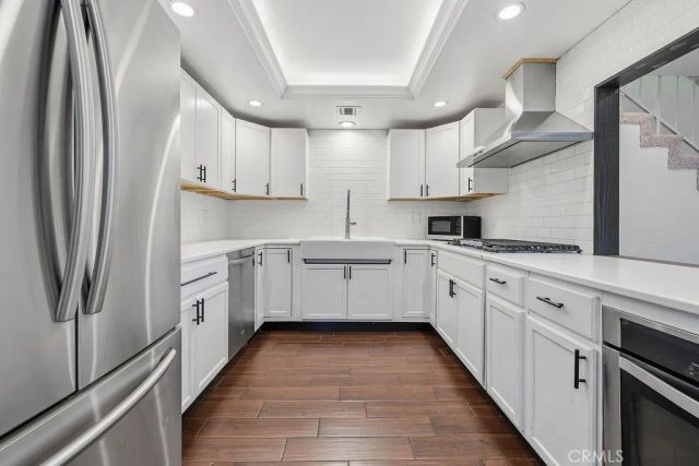 7231 Balboa, Lake Balboa, CA 91406