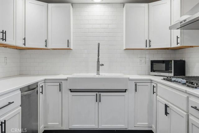 7231 Balboa, Lake Balboa, CA 91406