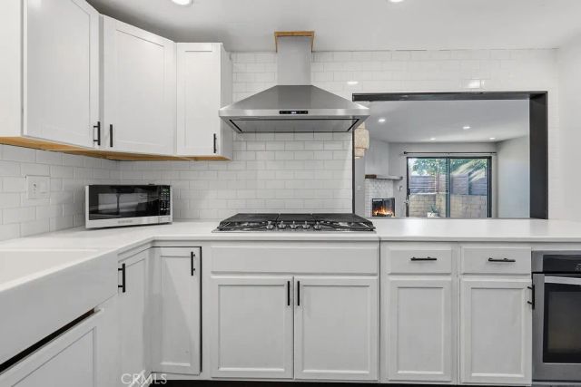 7231 Balboa, Lake Balboa, CA 91406