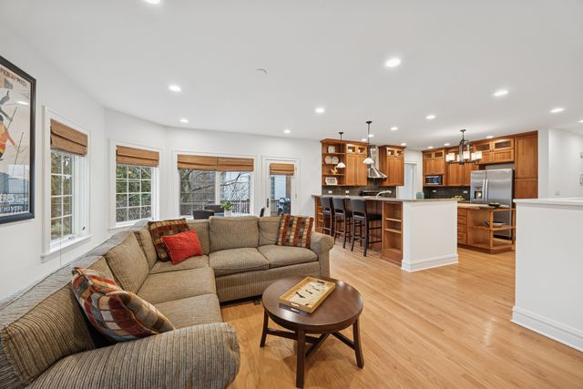 1116 N Elmwood Avenue, Oak Park, IL 60302