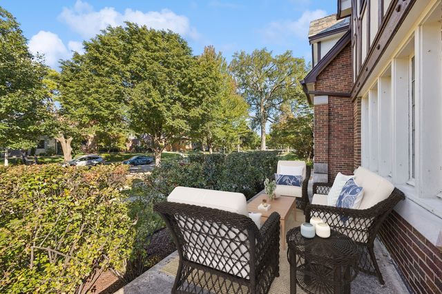 1116 N Elmwood Avenue, Oak Park, IL 60302