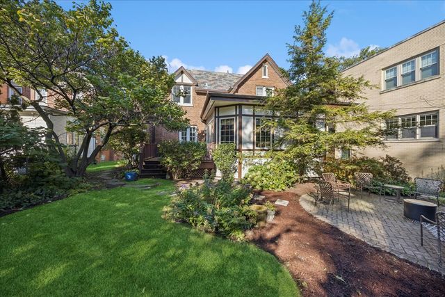 1116 N Elmwood Avenue, Oak Park, IL 60302