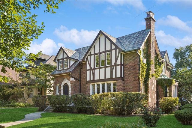 1116 N Elmwood Avenue, Oak Park, IL 60302