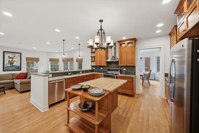 1116 N Elmwood Avenue, Oak Park, IL 60302