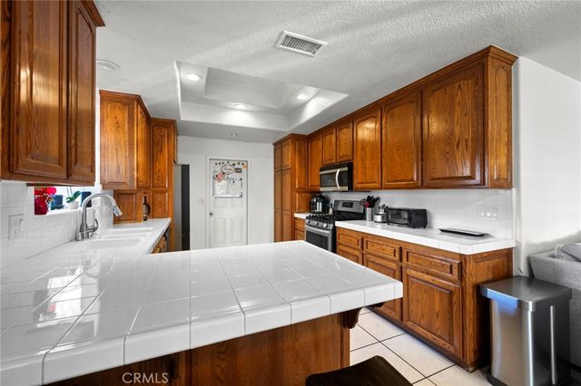 1218 Oak View, La Verne, CA 91750