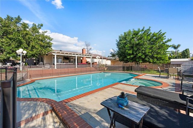 1218 Oak View, La Verne, CA 91750