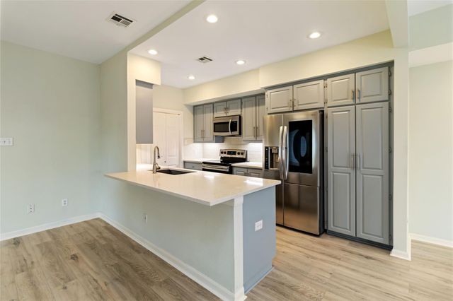 5512 Oakwood CV 161, Austin, TX 78731