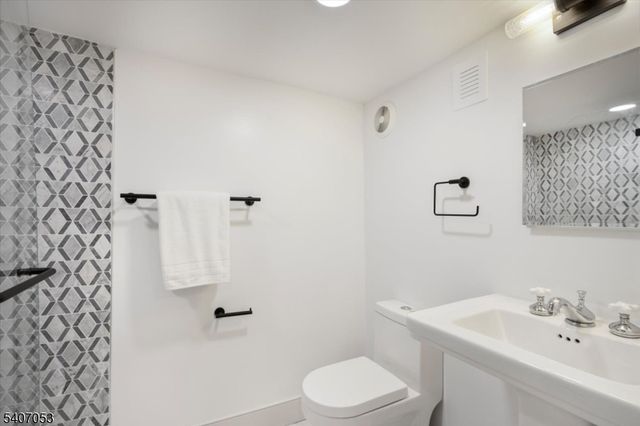 58 Ridgeway Ave, West Orange Twp., NJ 07052
