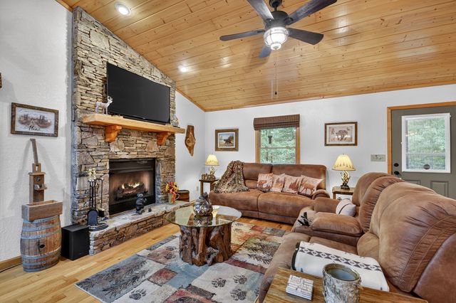 1044 Boulder Creek Road, Murphy, NC 28906
