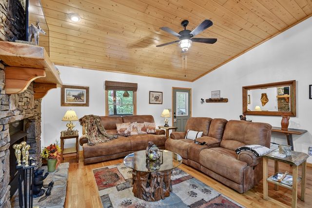 1044 Boulder Creek Road, Murphy, NC 28906