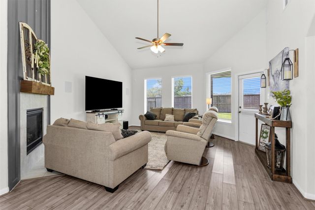 1419 Willoughby Mills Lane, Montgomery, TX 77316