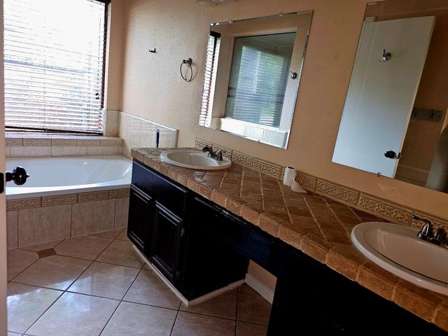 12110 Hedgedown Drive, Houston, TX 77065