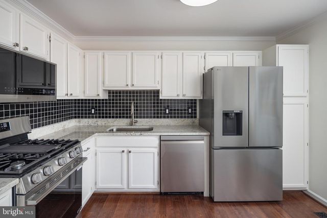 8770 DEBLANC PL, Manassas, VA 20110