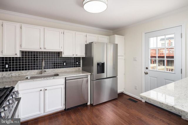 8770 DEBLANC PL, Manassas, VA 20110