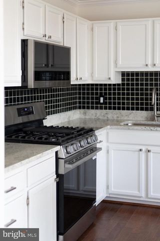 8770 DEBLANC PL, Manassas, VA 20110