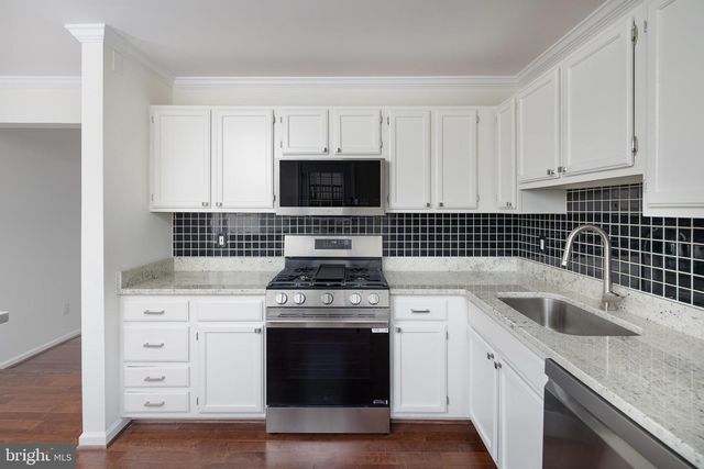 8770 DEBLANC PL, Manassas, VA 20110