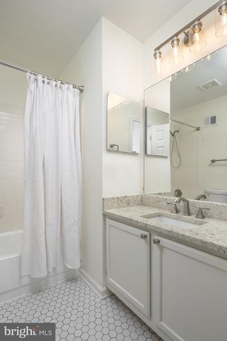 8770 DEBLANC PL, Manassas, VA 20110