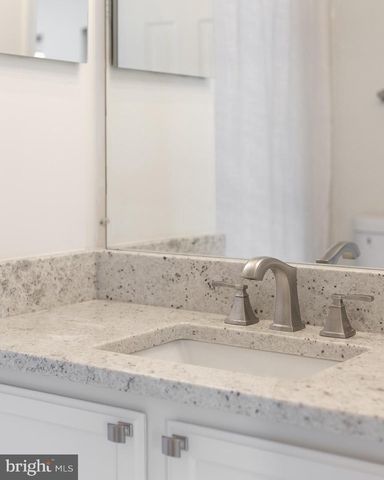 8770 DEBLANC PL, Manassas, VA 20110