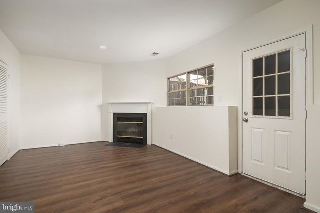 8770 DEBLANC PL, Manassas, VA 20110