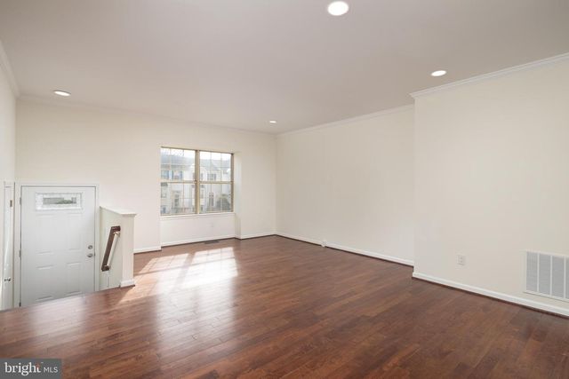 8770 DEBLANC PL, Manassas, VA 20110