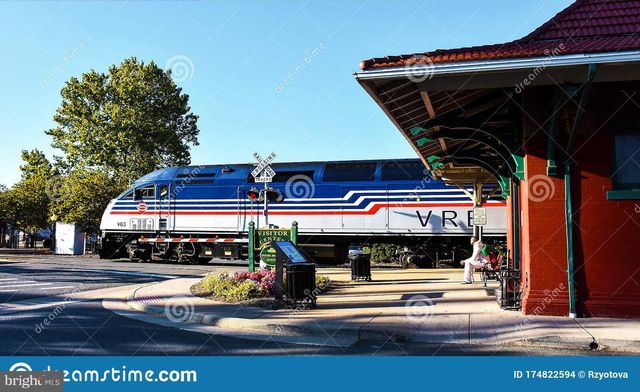 8770 DEBLANC PL, Manassas, VA 20110