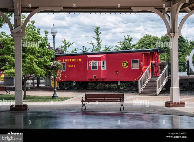 8770 DEBLANC PL, Manassas, VA 20110