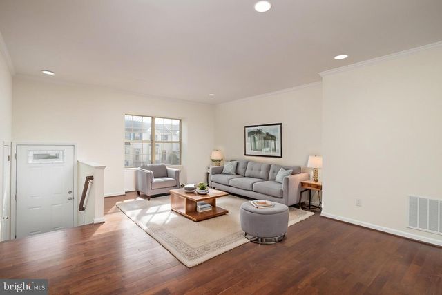 8770 DEBLANC PL, Manassas, VA 20110