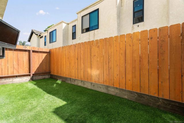 879 Agate 3, San Diego, CA 92109