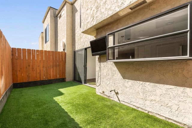 879 Agate 3, San Diego, CA 92109