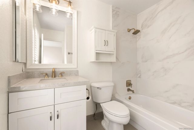 879 Agate 3, San Diego, CA 92109