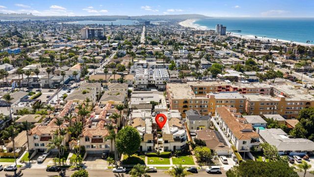 879 Agate 3, San Diego, CA 92109