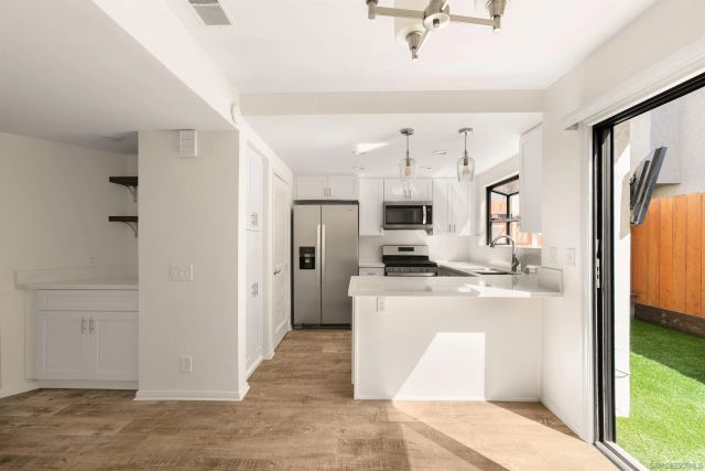 879 Agate 3, San Diego, CA 92109