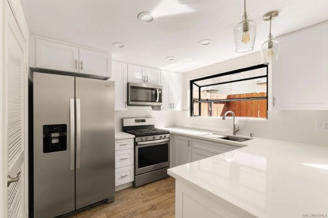 879 Agate 3, San Diego, CA 92109