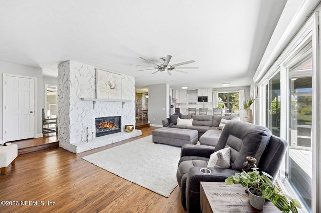 97260 PIRATES POINT Road, Yulee, FL 32097