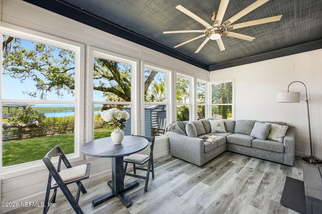 97260 PIRATES POINT Road, Yulee, FL 32097