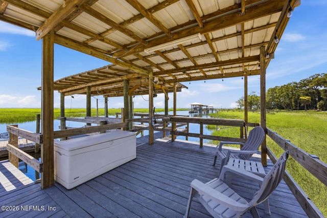 97260 PIRATES POINT Road, Yulee, FL 32097