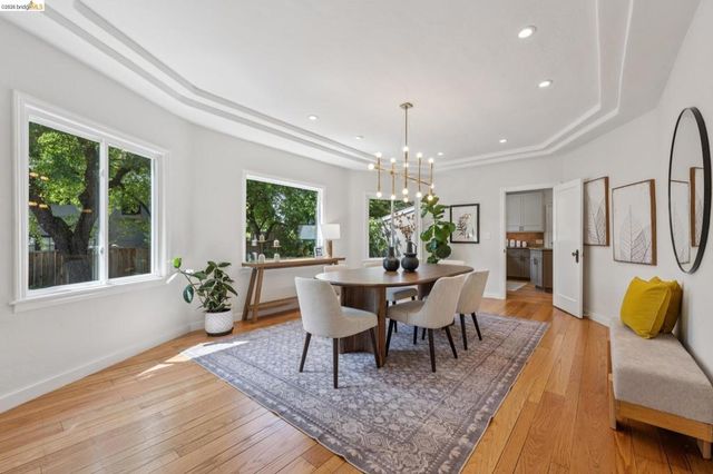 25 Manor Dr, Piedmont, CA 94611