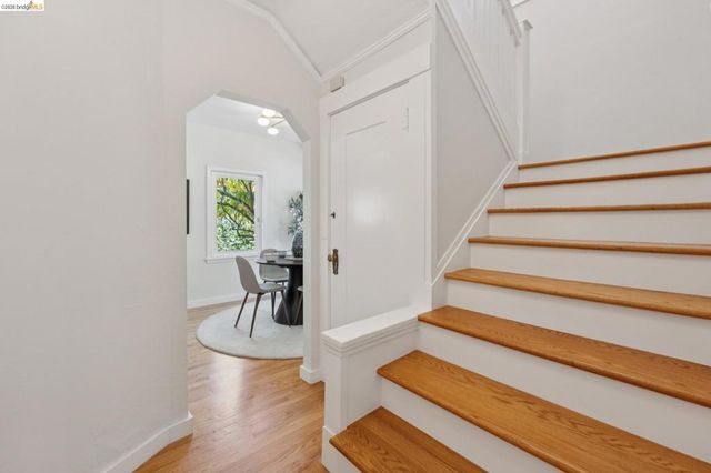 25 Manor Dr, Piedmont, CA 94611